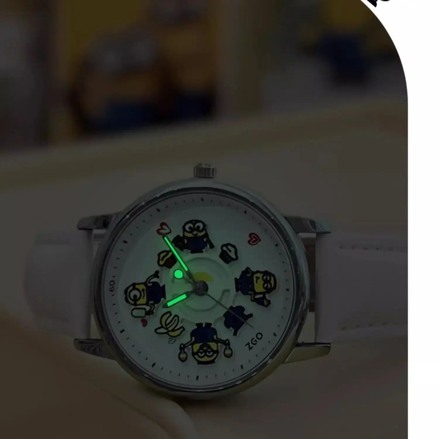 ZGO Joint Minions Luminous Carousel Kids Watch