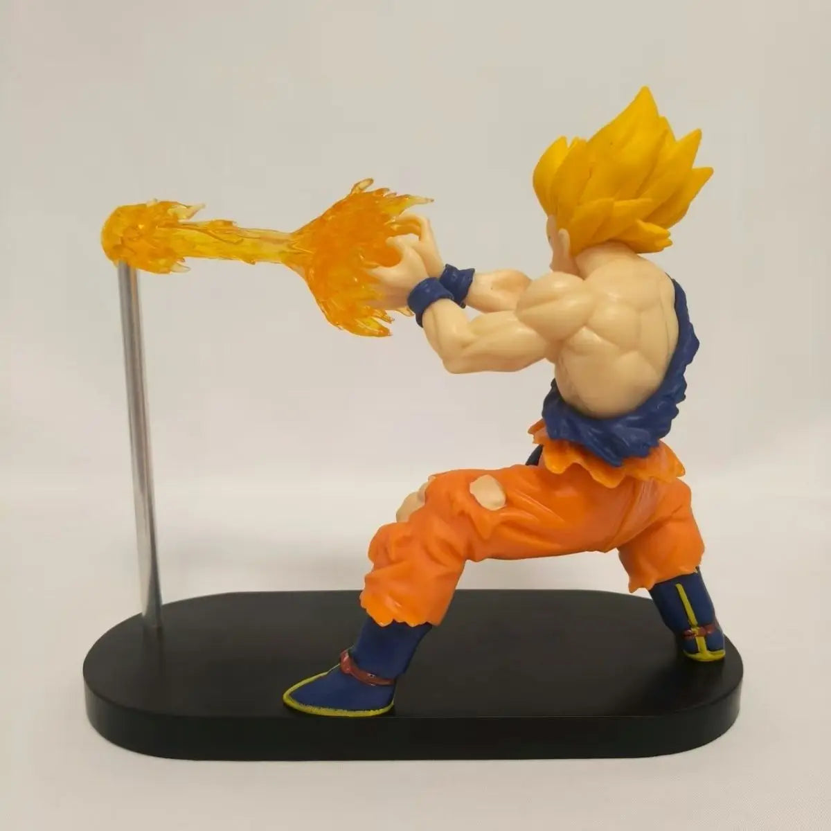 Super Saiyan Goku Magnetic Night Light & Action Figure 16cm