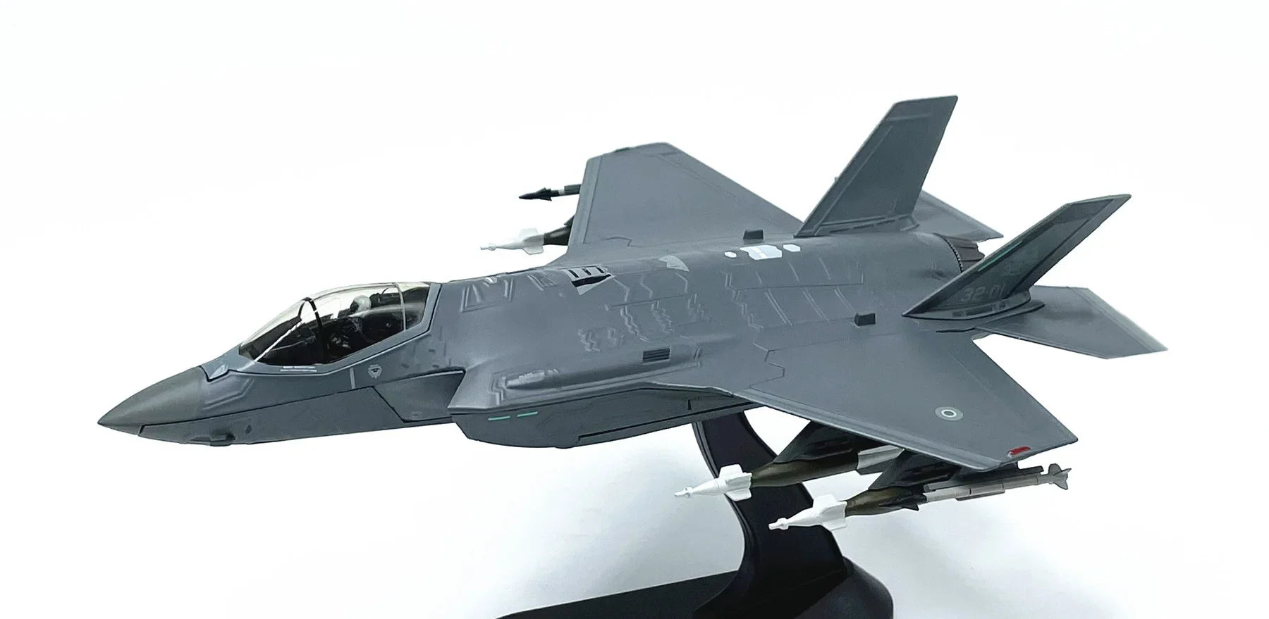 1:72 US F-35A Stealth Fighter Model - Alloy Finished Collection Edition